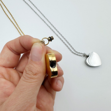 Collier urne personnalisé en forme de coeur