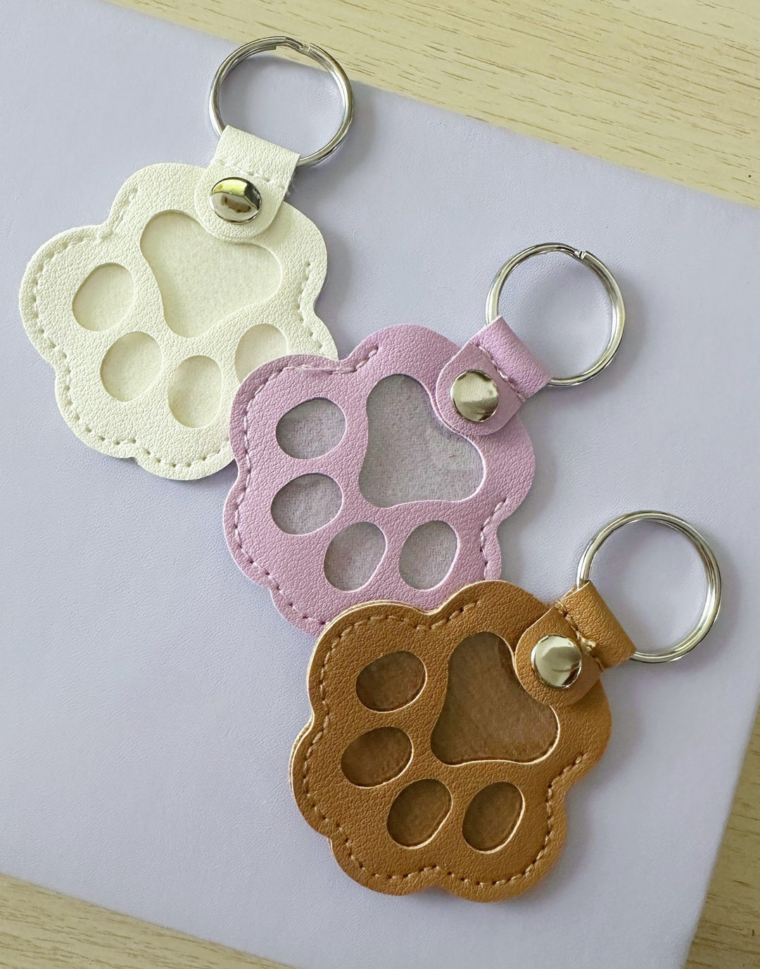 Porte-clés patte chien poils